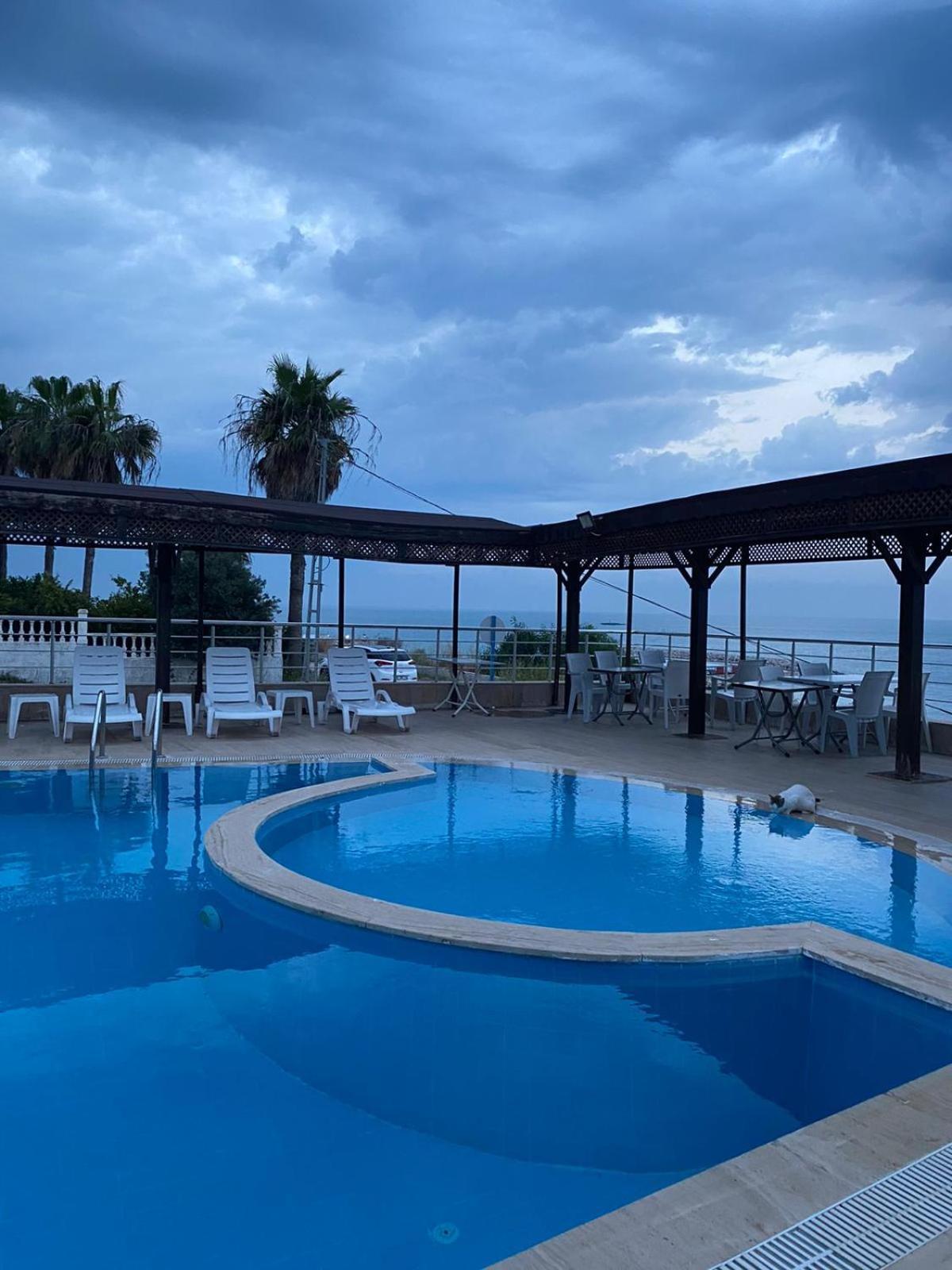 Derin Deniz Otel Karatas  외부 사진